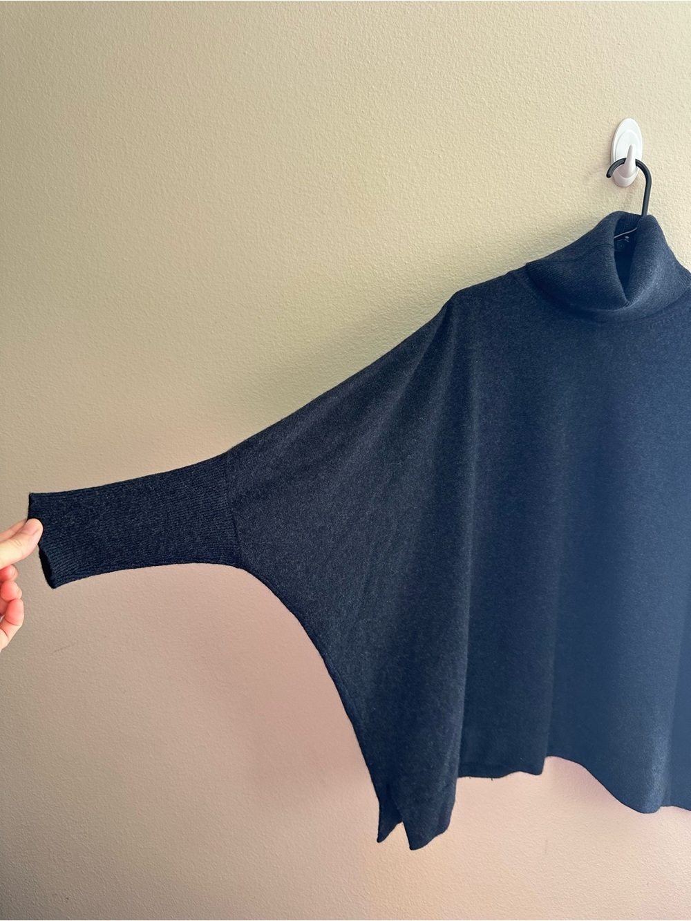 Joie 100% Cashmere Navy Batwing Turtleneck Sweater XS(fits xs-m)